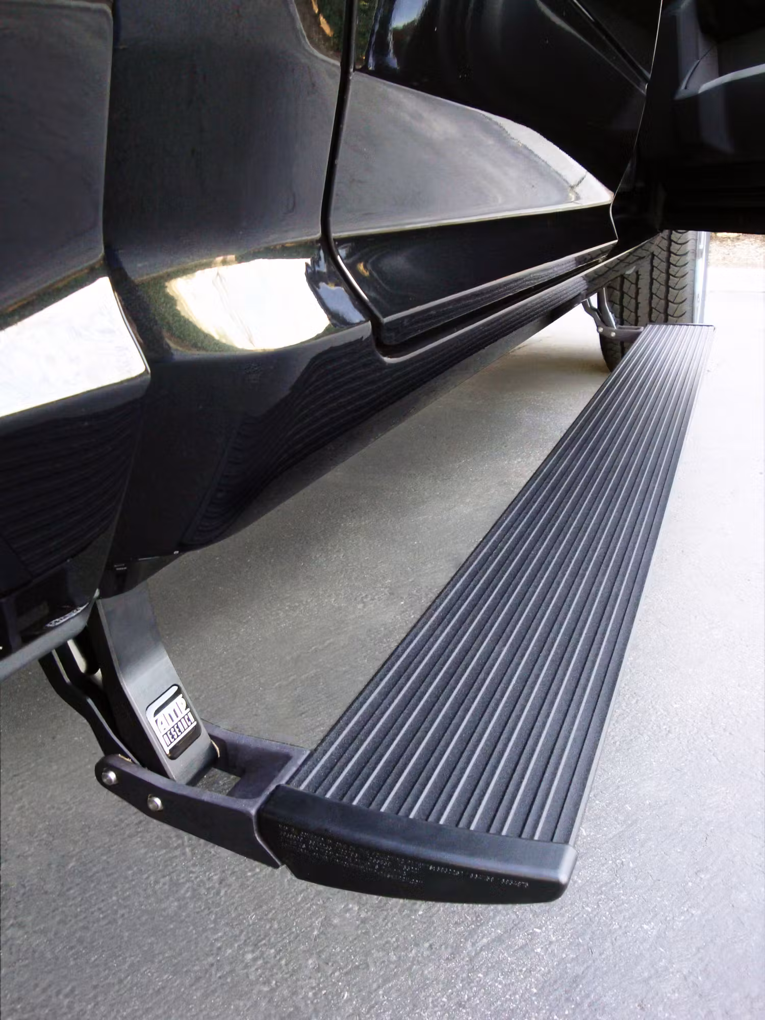 AMP Research 76239-01A PowerStep - Plug-N-Play Black