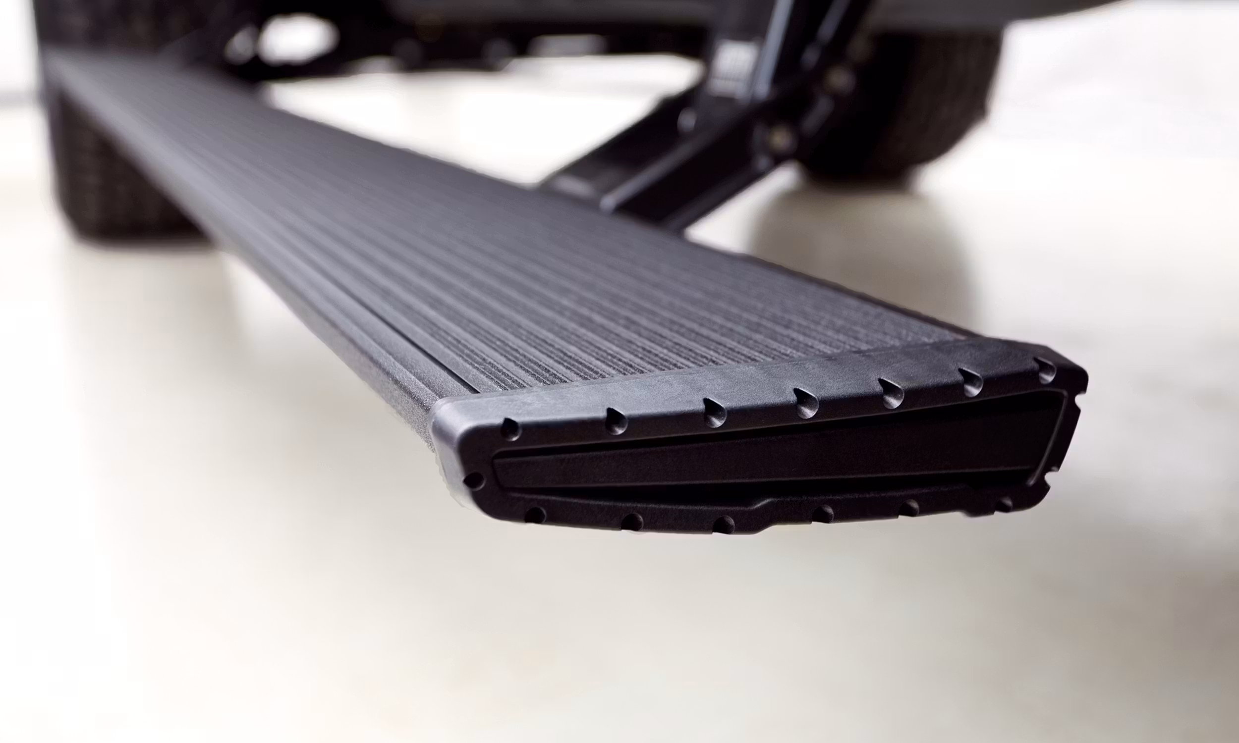 AMP Research 78137-01A PowerStep Xtreme Plug-N-Play Black